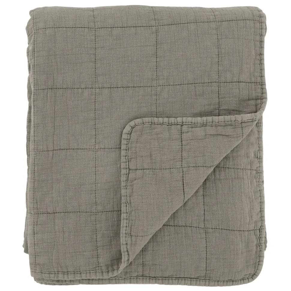 Chic Antique Aix Vintage Quilt