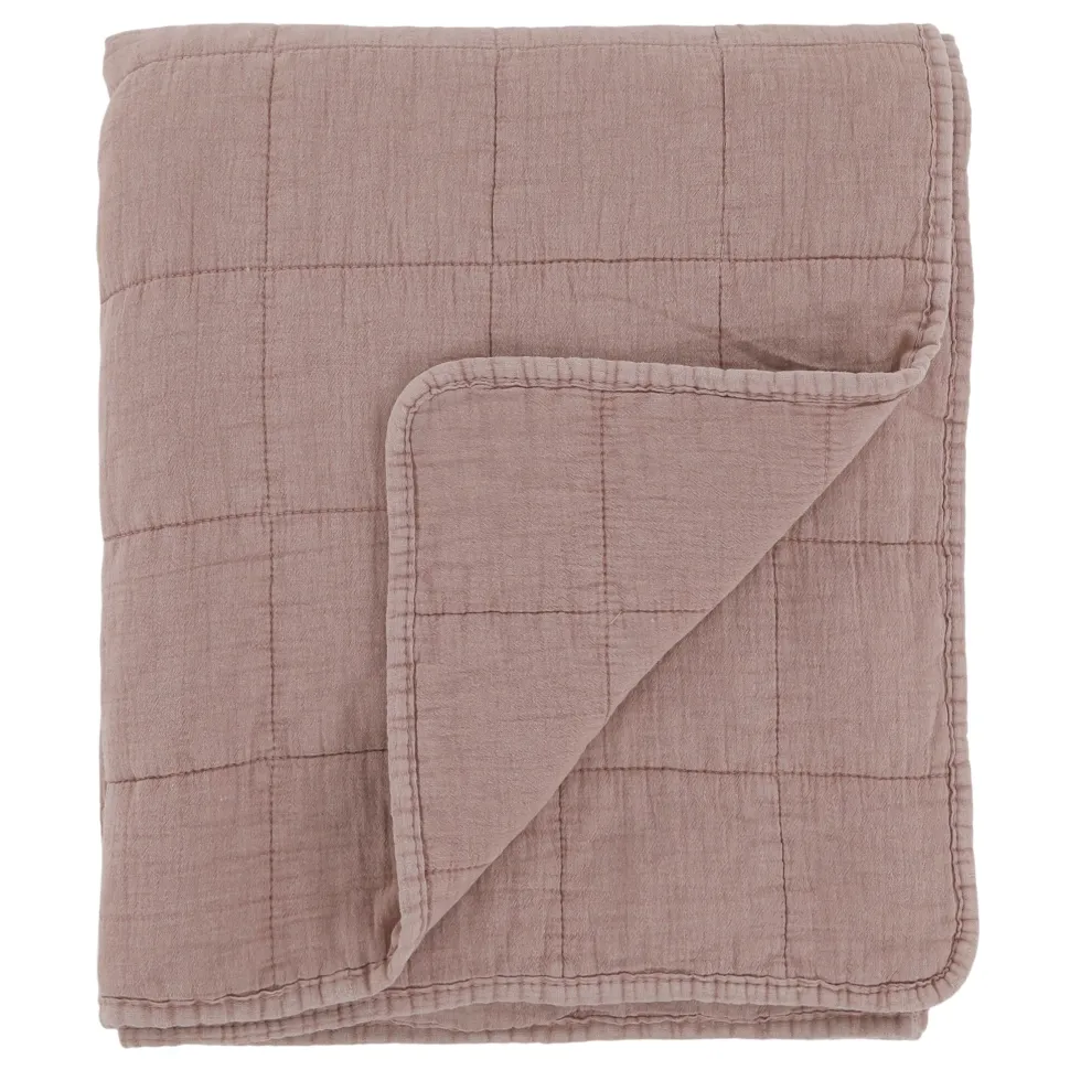 Chic Antique Aix Vintage Quilt