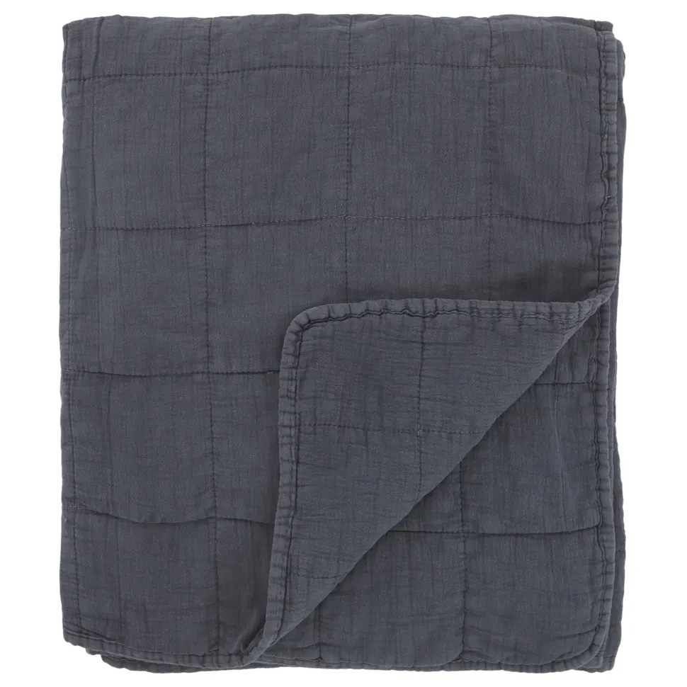 Chic Antique Aix Vintage Quilt