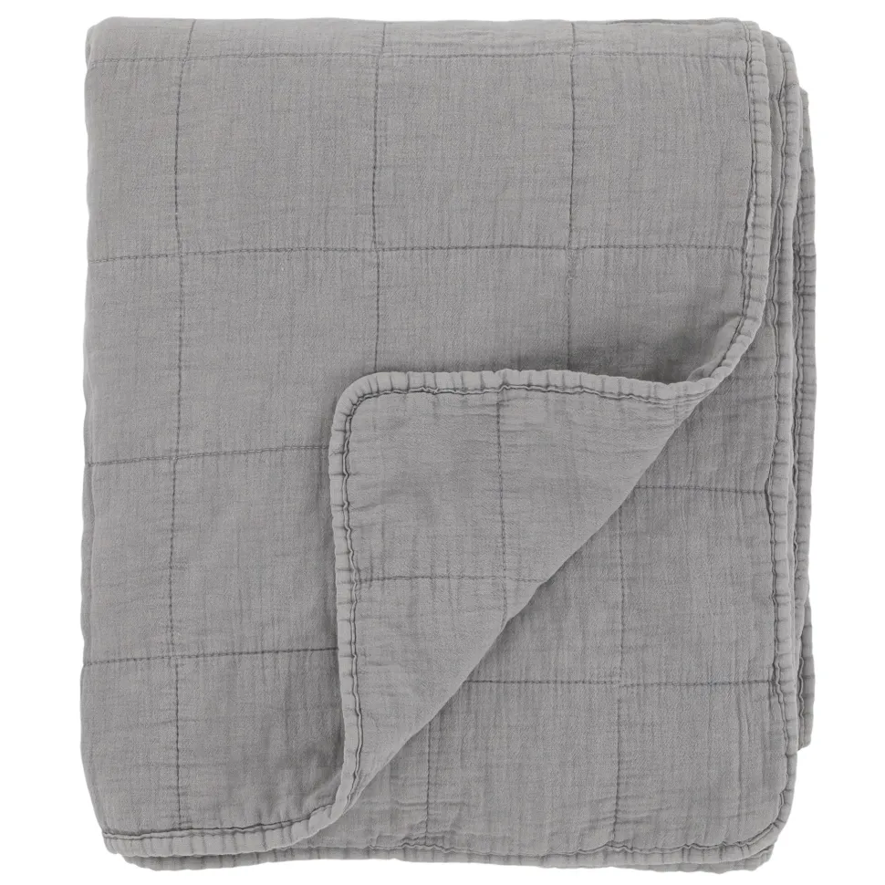 Chic Antique Aix Vintage Quilt