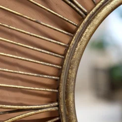 Chic Antique Spiegel mit Blumendeko