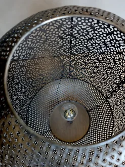 Chic Antique Vire Tischlampe mit Muster