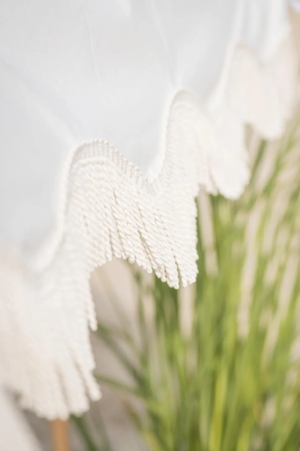 IB Laursen Sonnensegel mit Fransen und Holzstangen