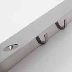 Meraki Regal mit Flaschenhalterung und Hakenleiste